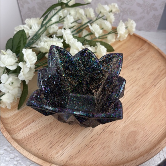 Sparkly Resin Candy Dish - Picture 5 of 7
